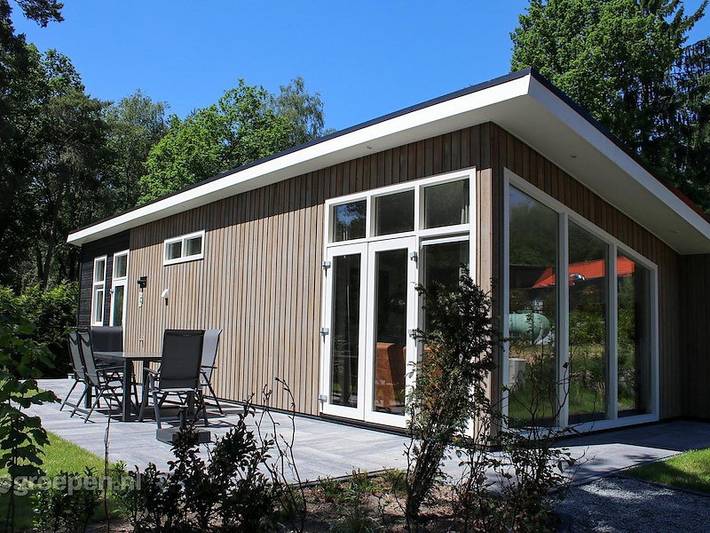 Ferienhaus für 6 Personen, mit Terrasse und Balkon/Terrasse