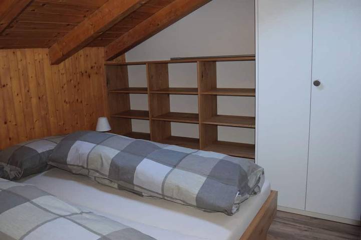 Ferienwohnung für 2 Personen, mit Balkon in Obersaxen