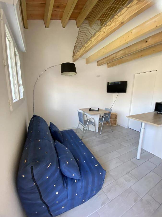 Gîte pour 4 personnes, avec Terrasse à Angliers