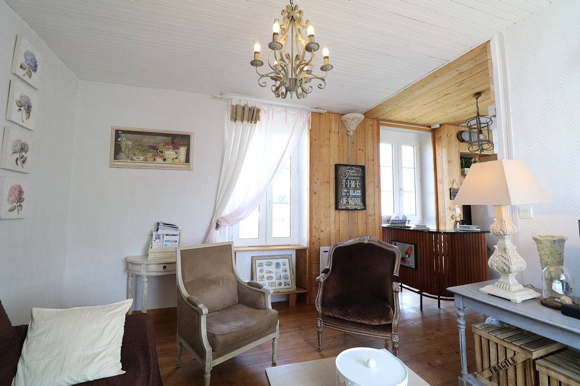 Maison de charme en duplex avec jardin privé in Le Palais, Côte des Mégalithes