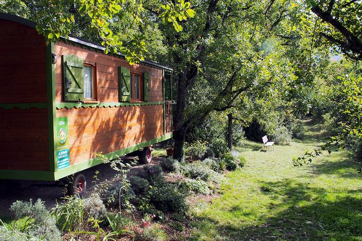Gîte pour 4 personnes, avec jardin