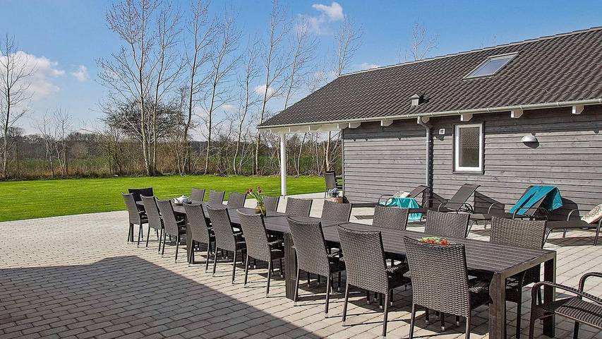Ferienhaus für 25 Personen, mit Terrasse und Sauna sowie Whirlpool und Pool in Olpenitz - 2