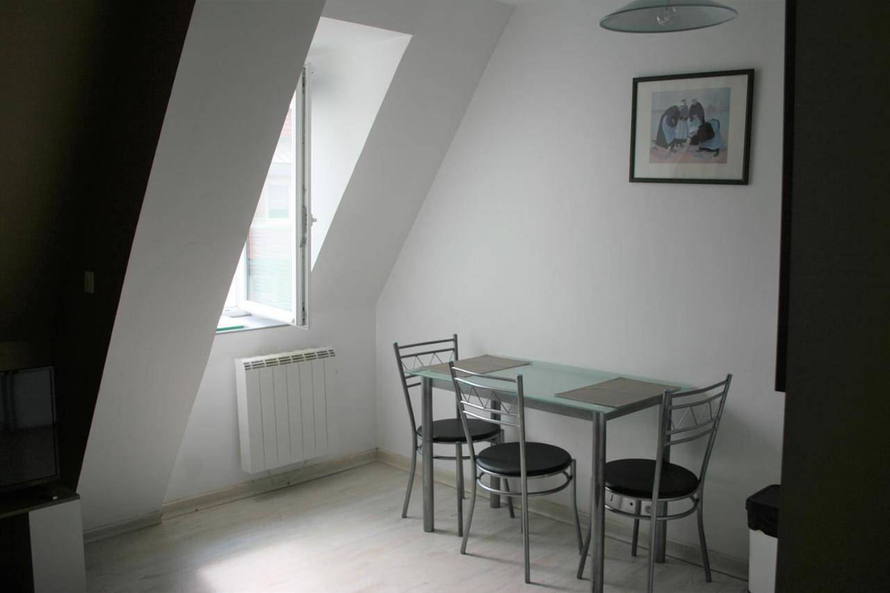 Appartement entier, Studio with Sofa Bed in Ault, Région d'Abbeville