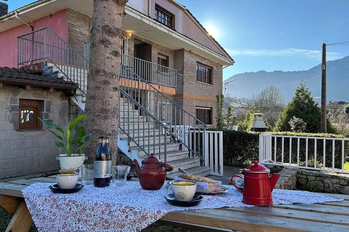 Gîte pour 14 personnes, avec jardin et terrasse, animaux acceptés - 1