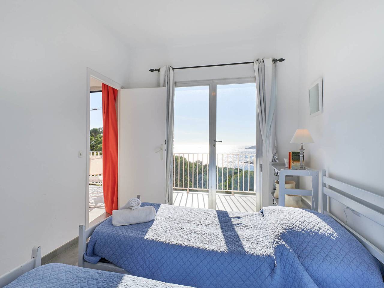 Geheel appartement, 3-bedroom apartment with terrace and parking, 550m to the beach in Llafranc, Palafrugell