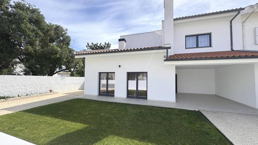 Location de vacances pour 8 personnes, avec jardin ainsi que vue et piscine dans Praia da Barra - 2