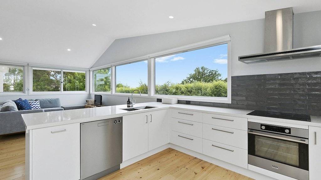 Holiday Home for 9 People in Lorne, Surf Coast Shire