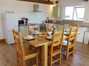 Lodge for 4 People in Mid-Wales, Powys, Photo 3