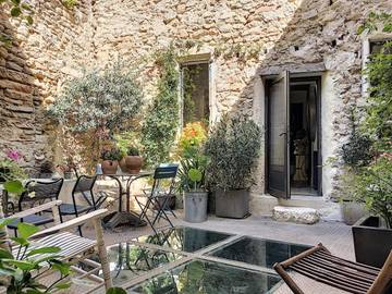 Maison d’hôte pour 2 personnes, avec terrasse et vue, animaux acceptés à Grignan