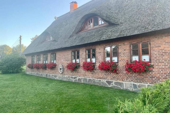 Ferienwohnung für 5 Personen, mit Terrasse und Garten in Lüdersdorf