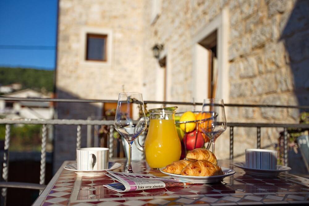 Entire apartment, One bedroom apartment with terrace Jelsa, Hvar in Jelsa, Hvar