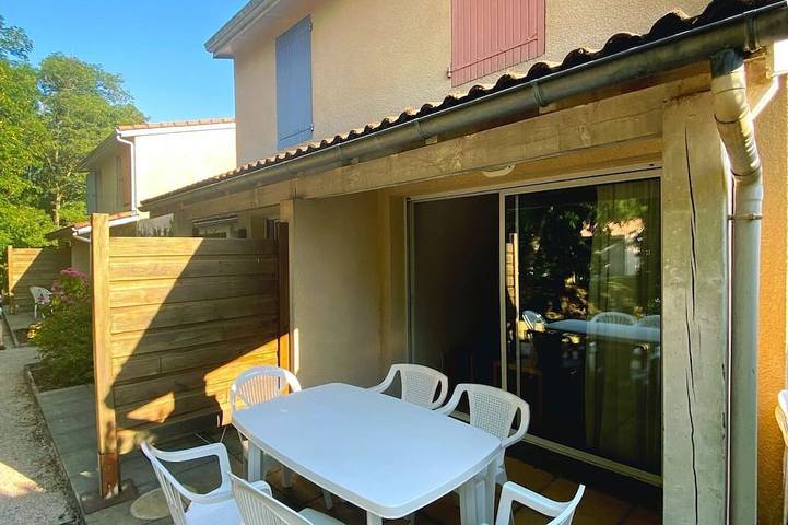 Maison de vacances pour 6 personnes, avec jardin et piscine