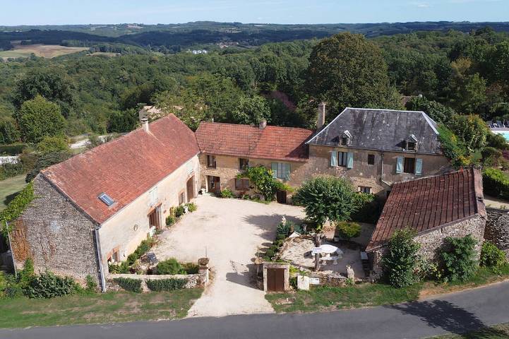 Gîte pour 4 personnes, avec jardin ainsi que terrasse et piscine, animaux acceptés