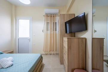 Apartment for 4 People in Kos Town, Kos, Photo 2