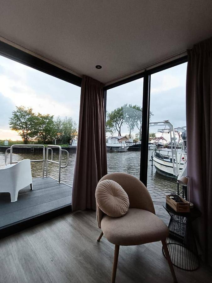 Two-Bedroom House in Wommels, Littenseradeel