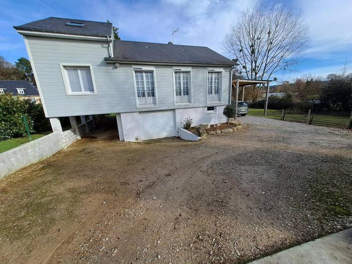 Location de vacances pour 9 personnes, avec vue et terrasse, animaux acceptés à Neuville-sur-Sarthe - 3