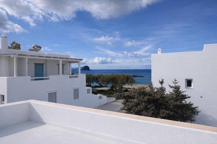 Maison d’hôte pour 8 personnes, avec piscine ainsi que vue et terrasse dans Milos - 3