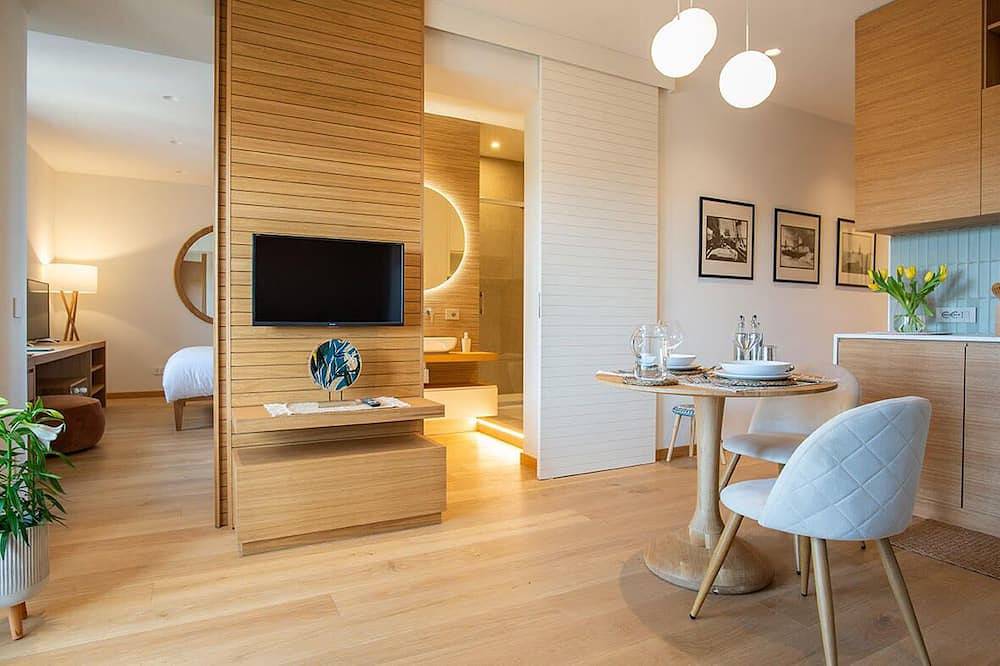 Appartamento intero, Nuovissimo,Raffinato,Elegante Ed Esclusivo Appartamento Situato In Centro Citta' in Agrigento, Provincia di Agrigento