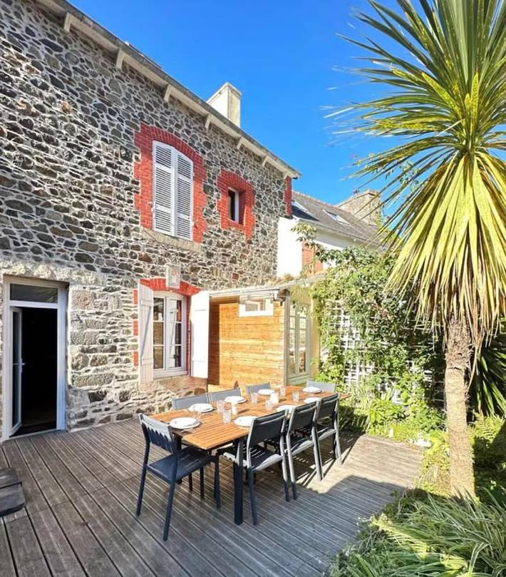 Gîte pour 8 personnes, avec terrasse dans Office De Tourisme De Saint Quay Portrieux - 3