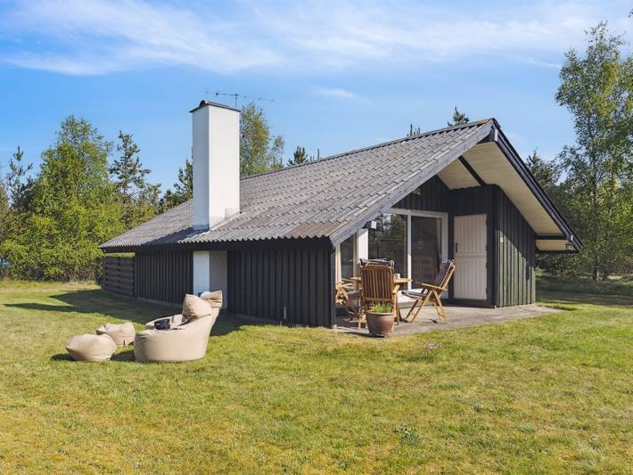 Ferienhaus für 6 Personen, mit Terrasse in Bratten