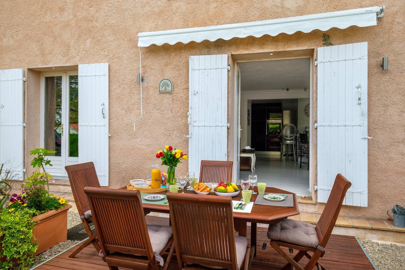 Apartamento entero, Apartamento 'Le Mas Des Pins' con vistas a la montaña, Wi-Fi y aire acondicionado in Peymeinade, Costa mediterránea (Francia)