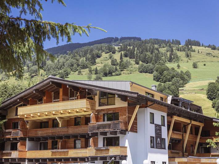 Ferienwohnung für 2 Personen, mit Balkon/Terrasse und Balkon sowie Terrasse und Sauna in Saalbach