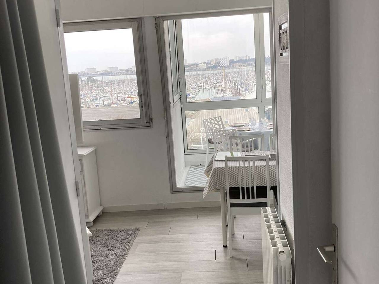 Entire apartment, Bright apartment with sea view - La Rochelle in La Rochelle, La Rochelle region