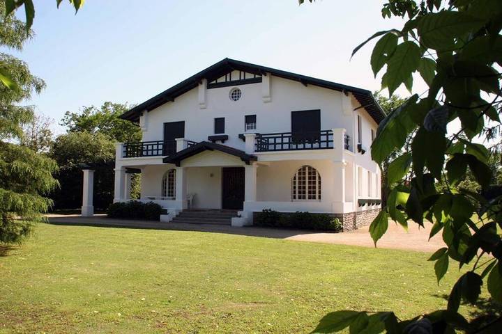 Location de vacances pour 10 personnes, avec jardin à Bénesse-Maremne