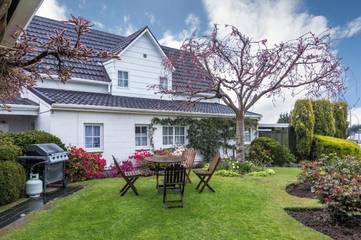 Cottage pour 2 personnes, avec jacuzzi et jardin, adapté aux familles à Taupo