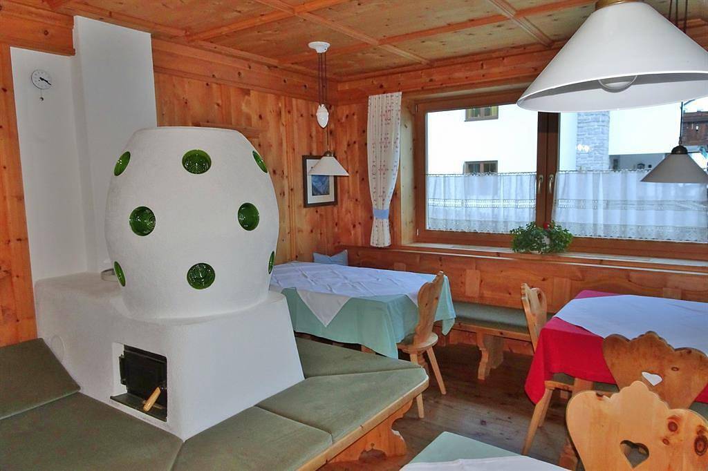 Ganze Ferienwohnung, Doppelzimmer Martin - ohne Frühstück in Oetz, Ötztal