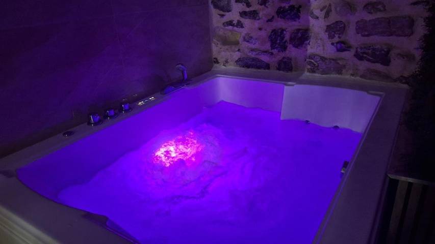 Maison d’hôte pour 2 personnes, avec Jacuzzi ainsi que Sauna et Vue
