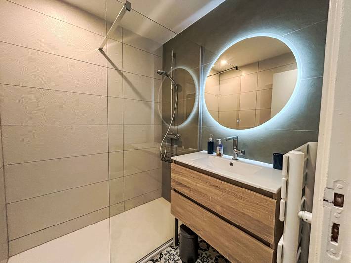 Gîte pour 4 personnes, avec terrasse dans Plage du Men Du - 2