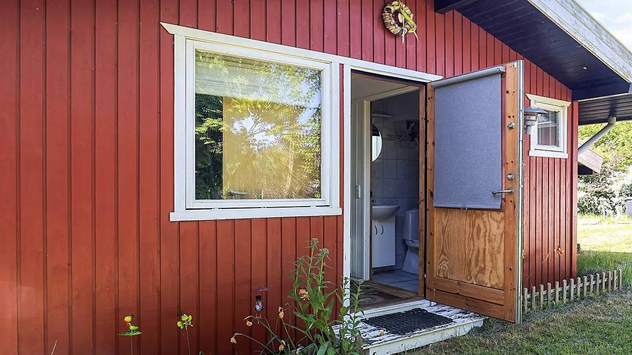 Feriehus for 6 personer med have in Bogø