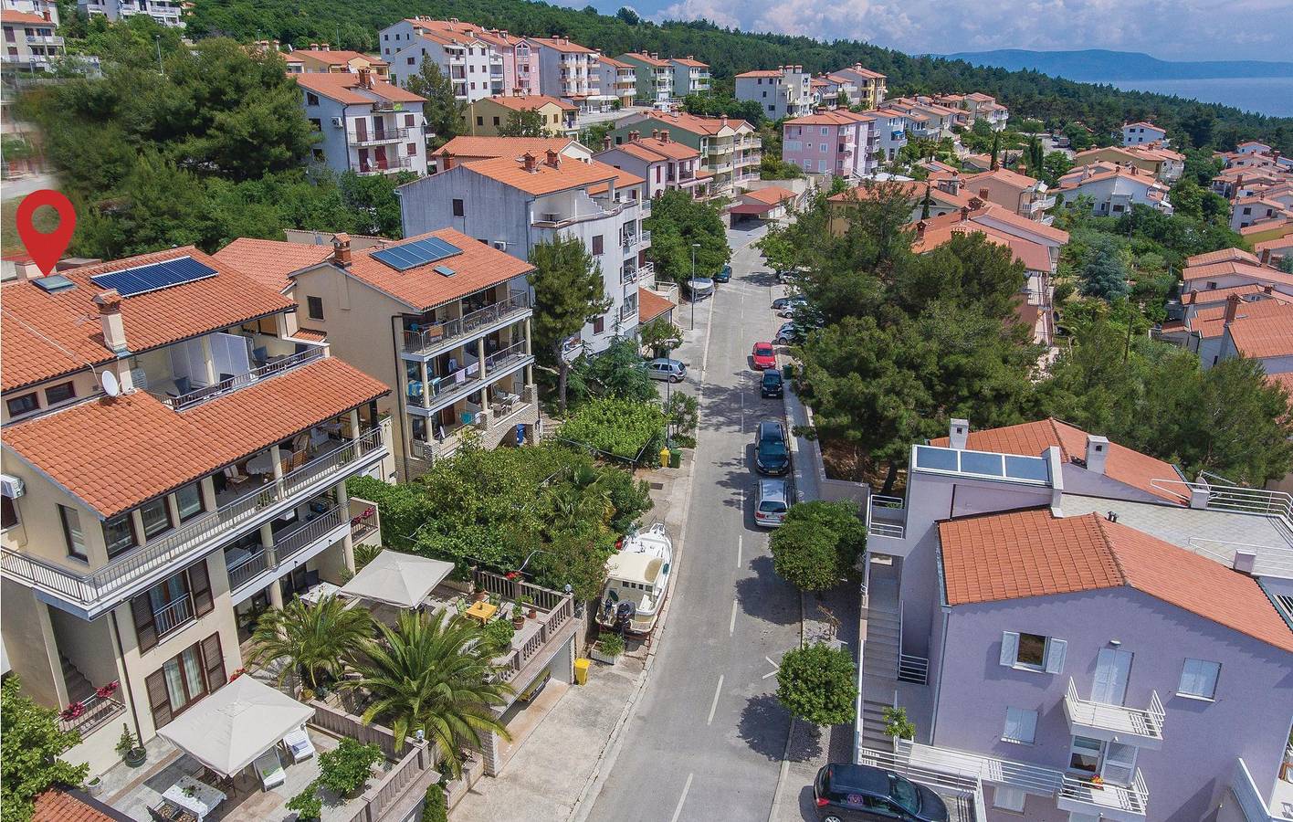 Ganze Ferienwohnung, Gemütliche Ferienwohnung mit Terrasse, WLAN und nur wenige Schritte vom Strand entfernt in Rabac, Labin-Rabac