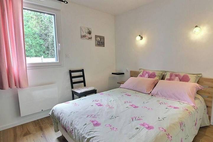 Location de vacances pour 6 personnes, avec jardin et terrasse à Plélo - 3