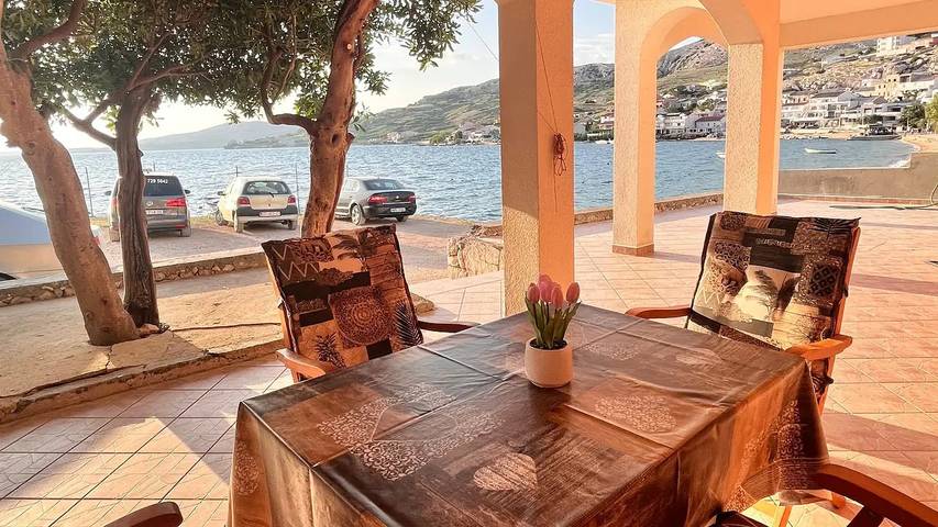 Ferienwohnung für 4 Personen, mit Terrasse in Novalja