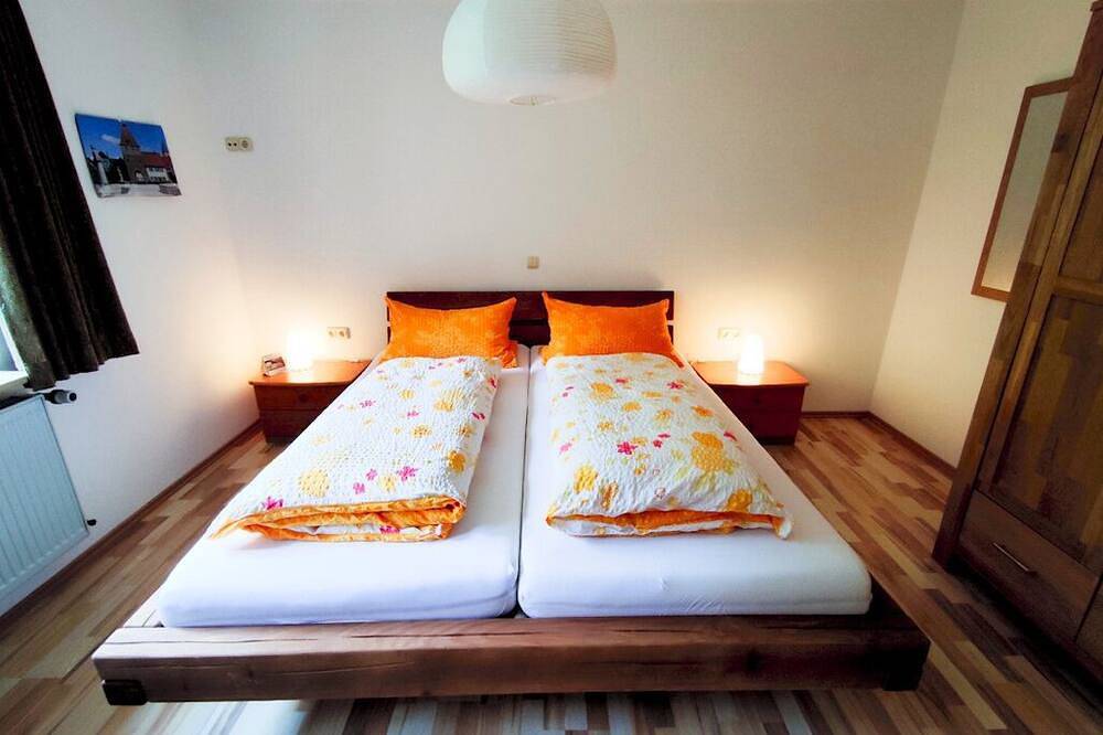 Ganze Wohnung, Großzügige Ferienwohnung (35 qm) für zwei Personen mit Wohnküche und kostenfreiem Wlan in Rothenburg ob der Tauber, Taubertal