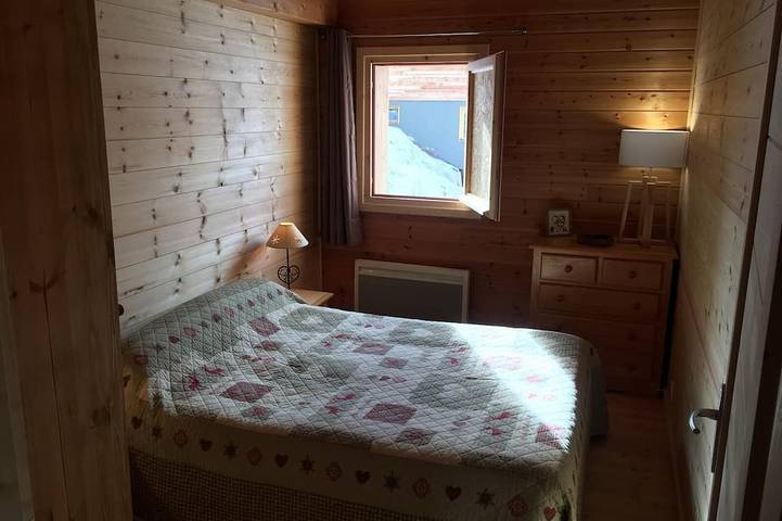 Gîte pour 8 personnes, avec jardin et terrasse, animaux acceptés dans Office De Tourisme De Vars - 2