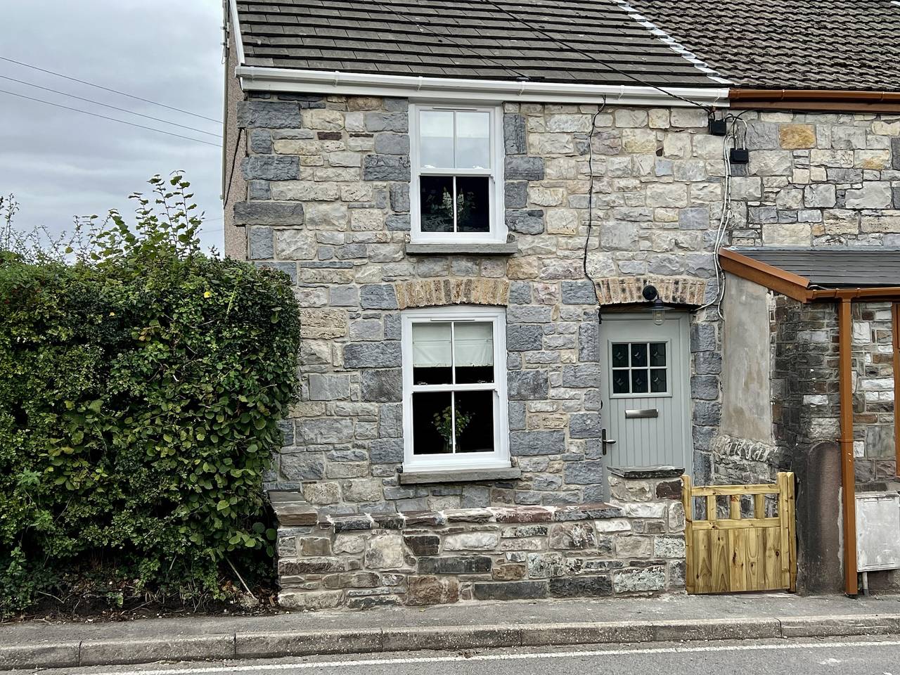 Log Cabin for 4 People in Rhondda Cynon Taf region, South-Wales