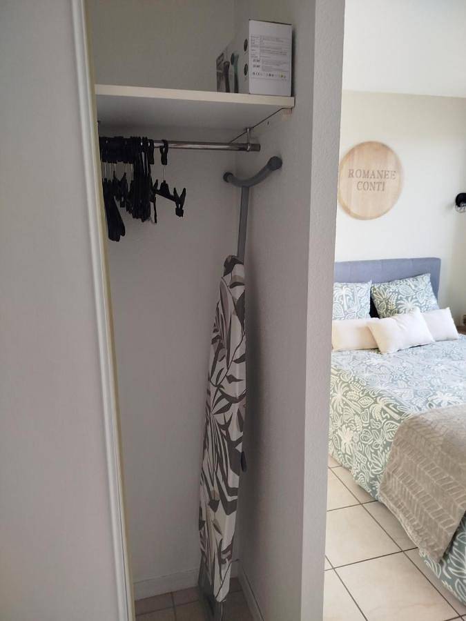 Gîte pour 6 personnes, avec piscine ainsi que terrasse et sauna à Levernois - 4