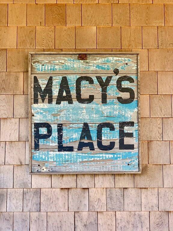 Beach house for 2 people, with balcony/terrace, with pets in Cape Cod