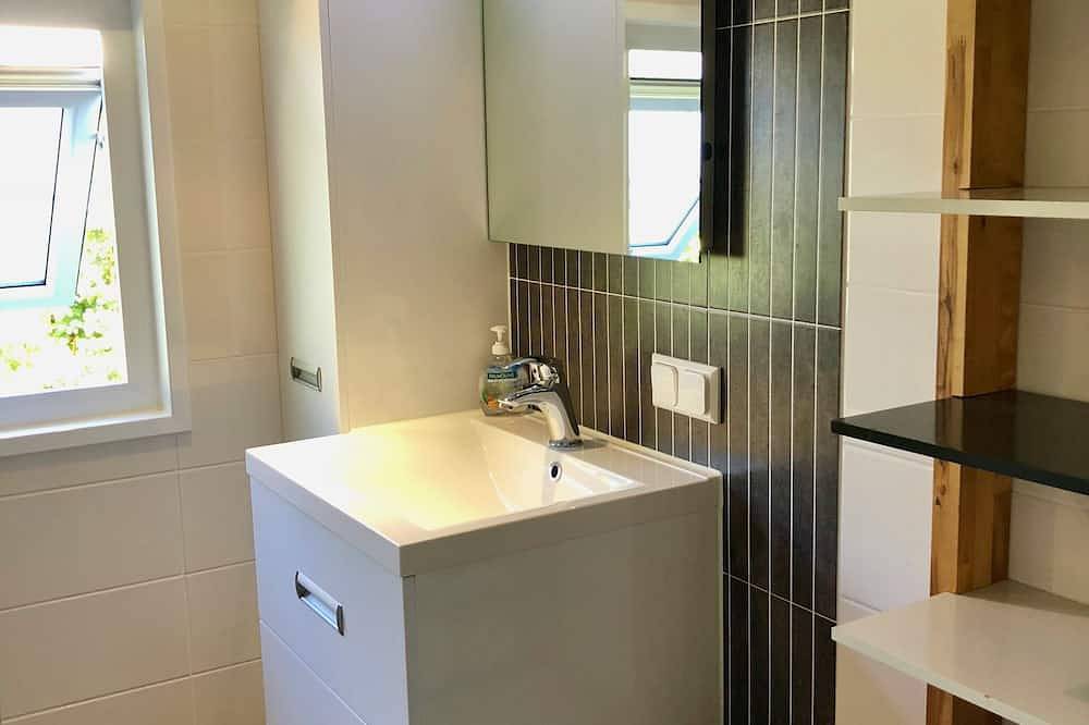 Chalet moderno en Renesse en el camping Julianahoeve, a 300 metros de la playa. in Playa de Renesse, Renesse