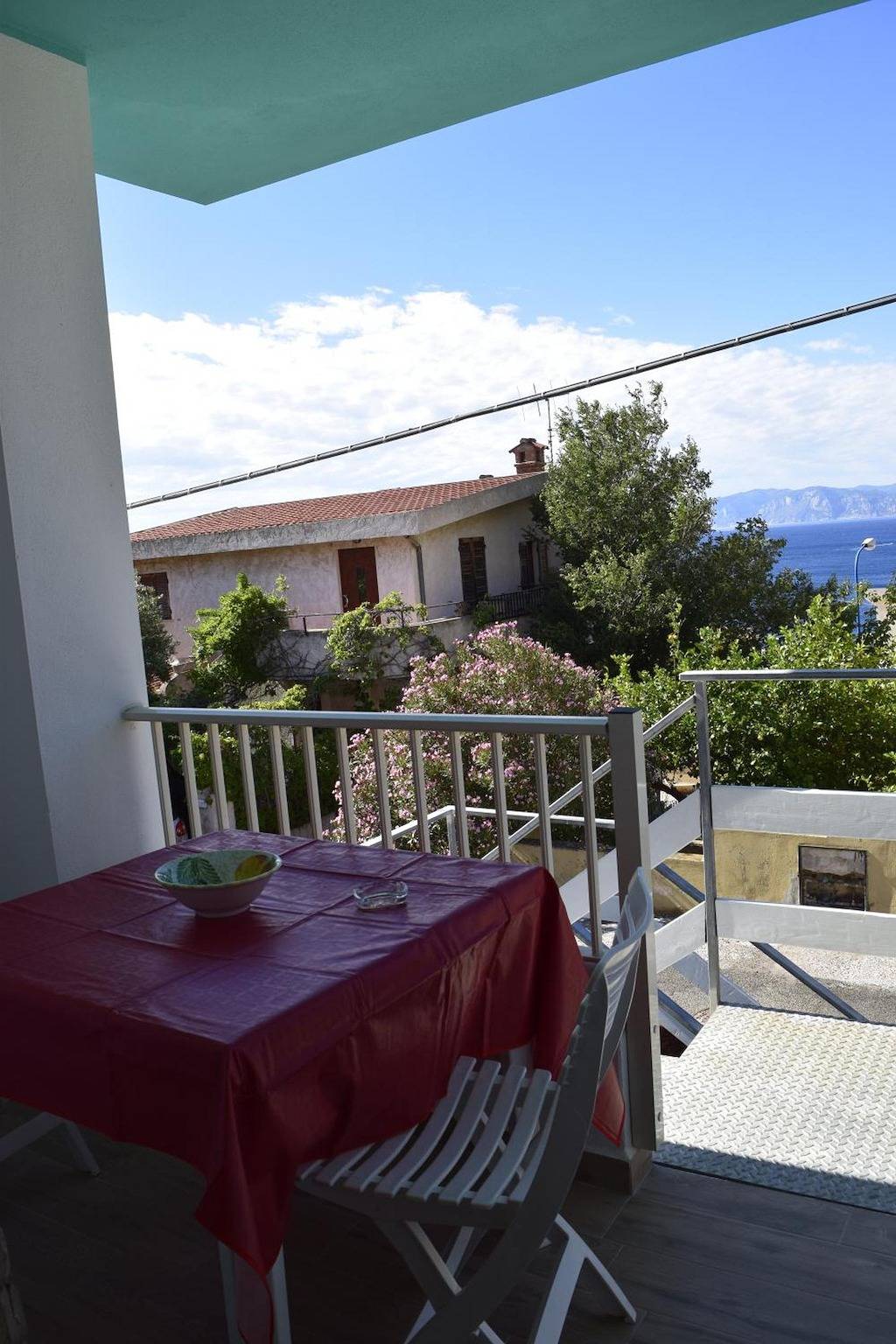 Appartement entier, Appartement "Green House 2" avec vue sur la mer, Wi-Fi et climatisation in Cala Gonone, Dorgali