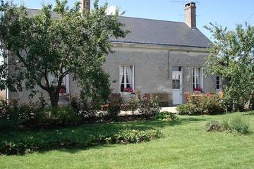 Gîte pour 4 personnes, avec jardin et terrasse à Prunay-Cassereau