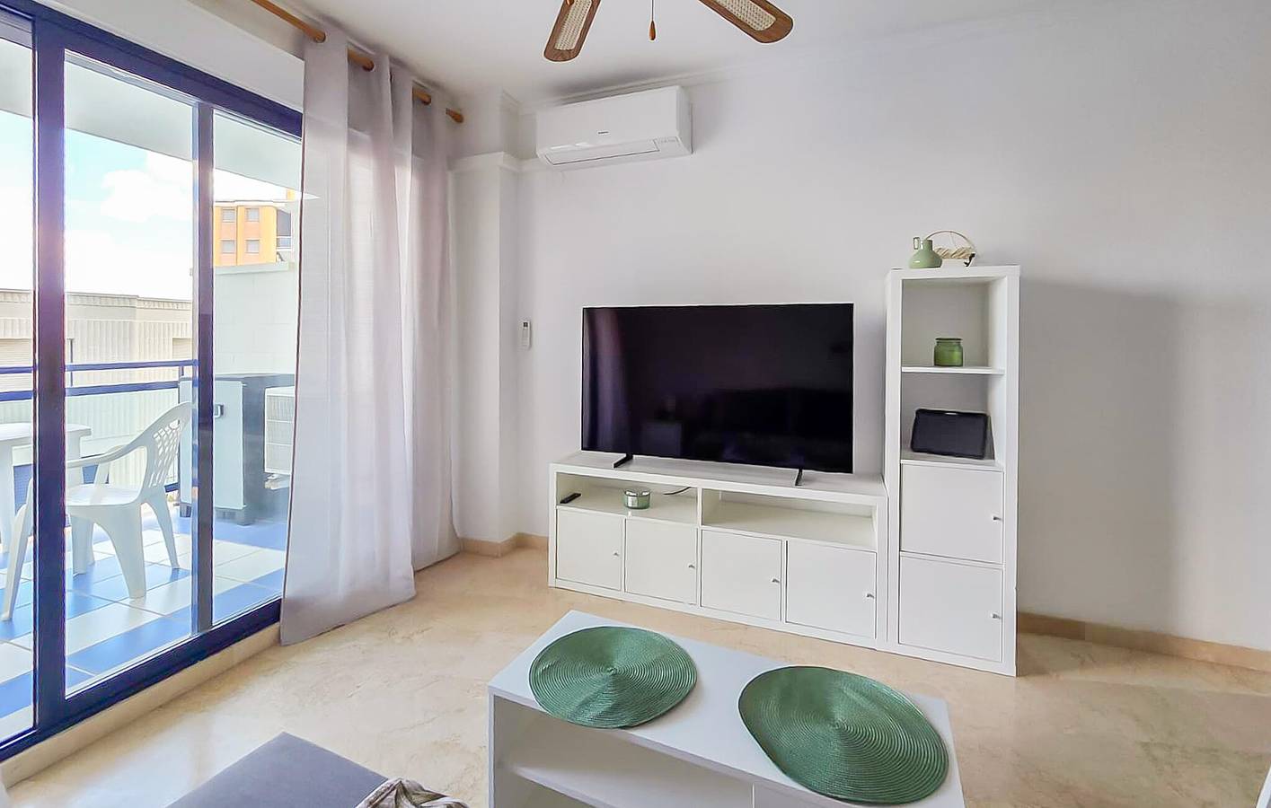 Appartement de vacances entier, Oasis en bord de mer avec piscine, terrasse et WiFi - 2km de Platja de Venècia in Guardamar de la Safor, Costa de Valencia