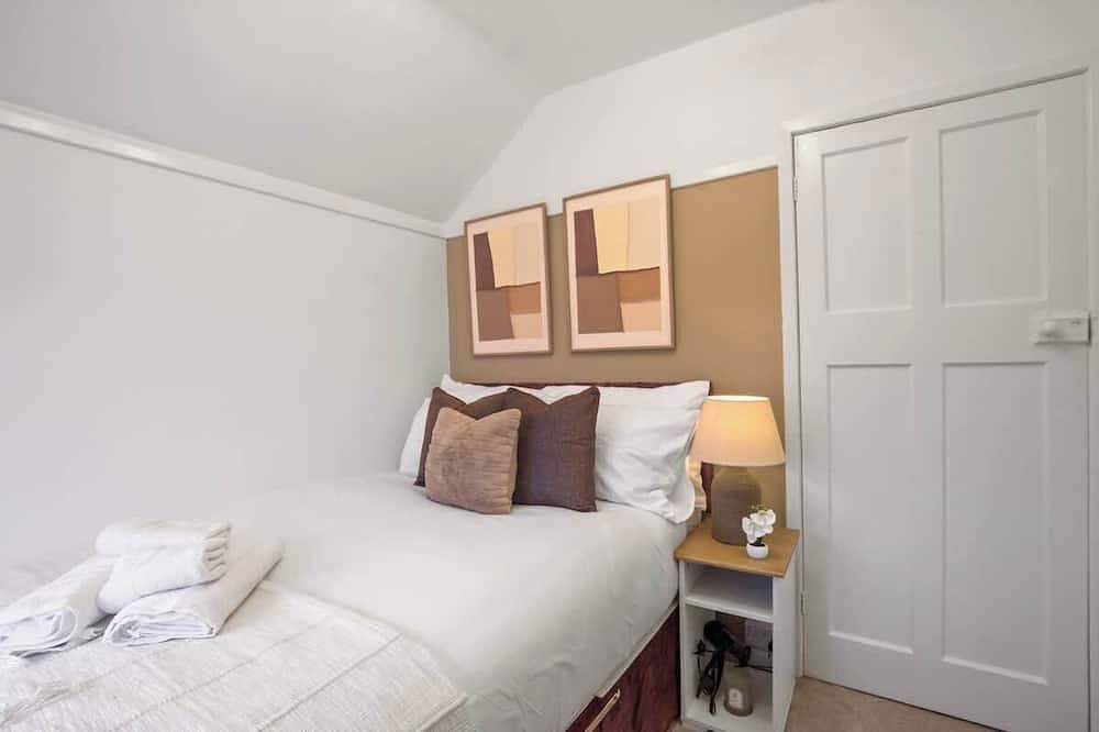Stylish 3-Bed Countryside House | Peace & Privacy in Buckinghamshire