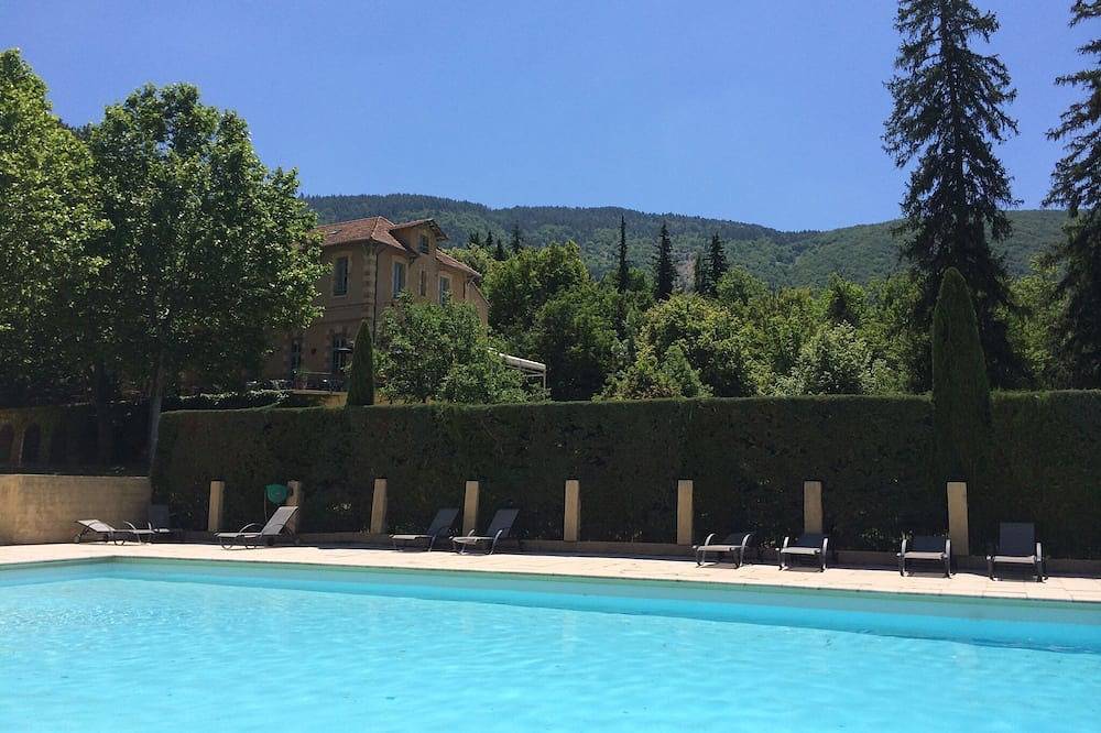 Entire apartment, Château Luxury Stay Montbrun in Montbrun-les-Bains, Nyons region