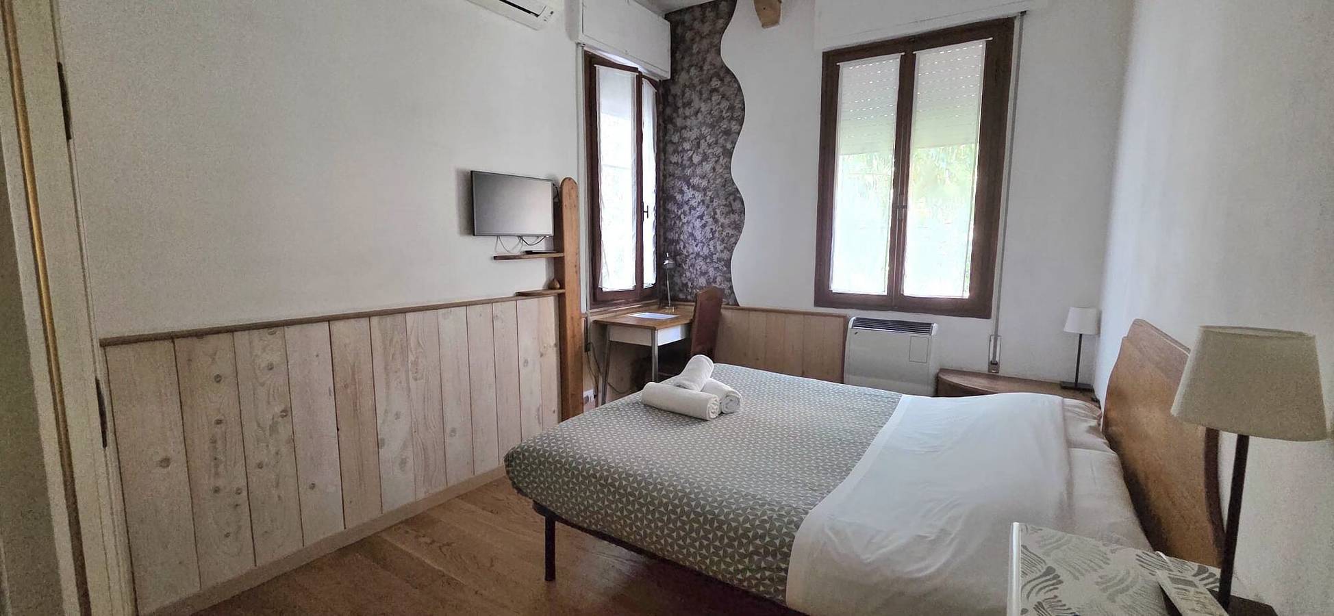 Appartamento 'Camera Petit' con giardino condiviso, Wi-Fi e aria condizionata in Mestre, Venezia