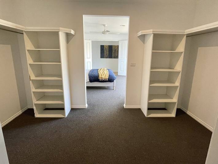 Holiday home for 11 people, with hot tub and garden in Melbourne