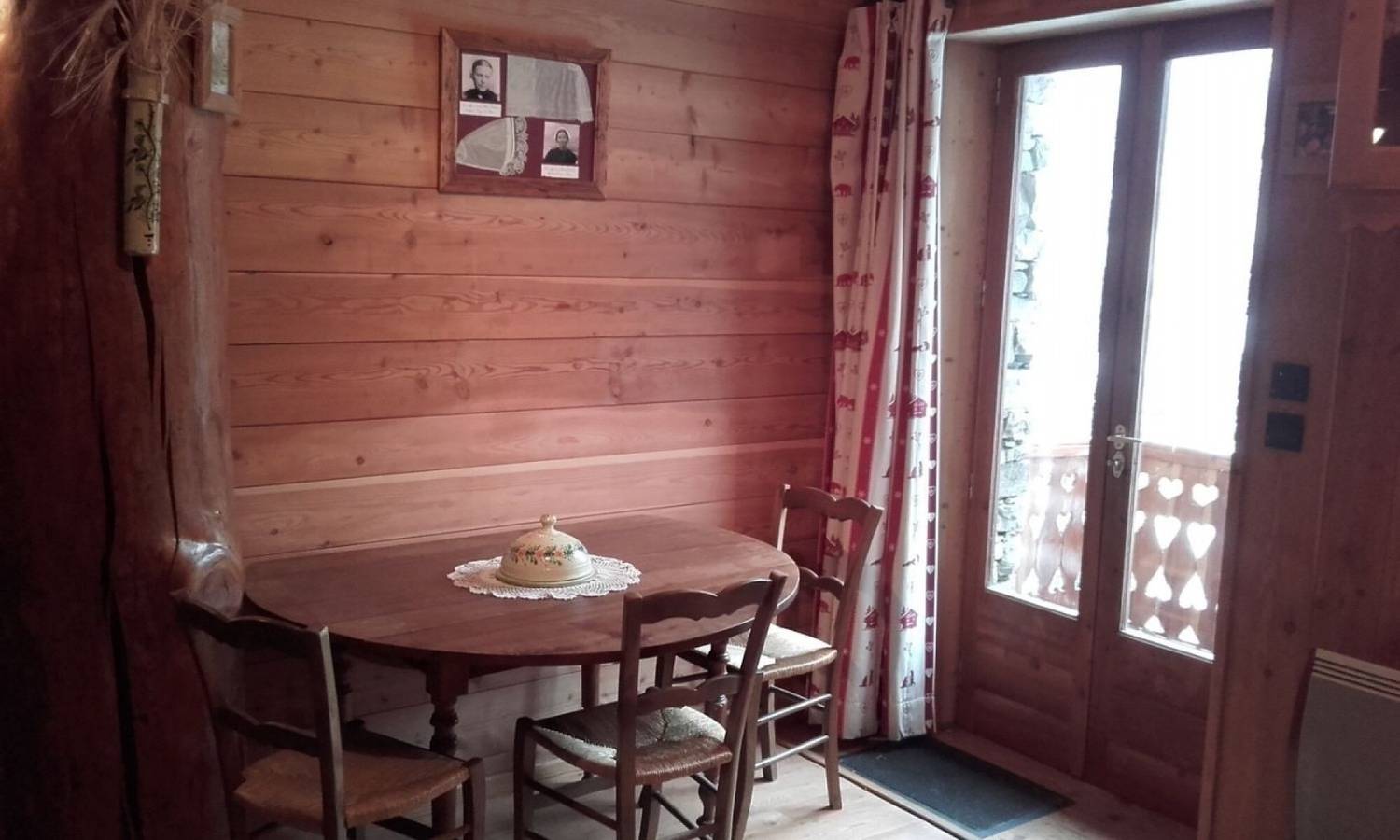 Le Marmotton Gîte – Chalet Les Abeillos, Mountain View Retreat for 2 in Bonneval-sur-Arc, Massif de la Vanoise
